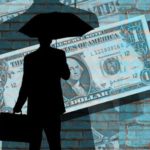 中国富人大逃亡 大量美元现金被偷偷带出国