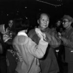 “天生一个仙人洞，无限风光在险峰”是毛泽东给二妹李霞的淫诗