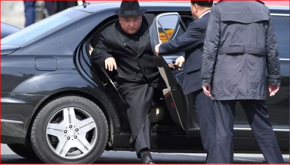 川普中招各国问候 三胖发出问候电；只有习近平没有动静默默准备战争