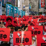 改革派卷土重来，搞乱香港的夏宝龙李家超下台；网友：不追究其刑事责任中国没有未来！