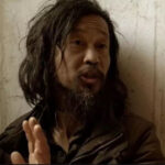 “流浪大师”沈巍改头换面，颇受女粉丝追捧，月收入已高达数十万