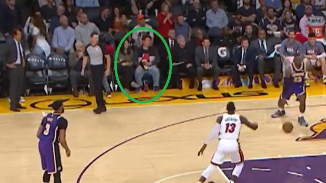 中国腾讯体育9日紧急停止网络直播NBA湖人对热火的比赛