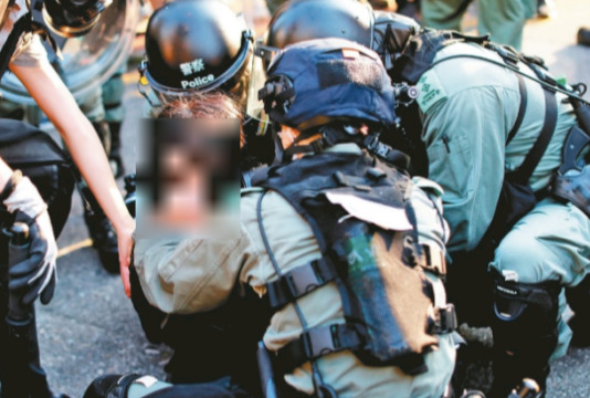 香港女孩被中共警察轮奸