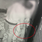 习近平治国无能，公民道德沦丧，手机比贞操贵 – 女子酒吧内与陌生网友亲热，神秘男子趁机揩油3人合抱女子受之坦然