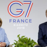 德国再准备和独裁勾兑，川普突然无预警从德国撤军，世界已经做好准备对付默克尔