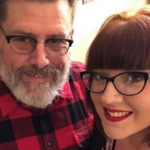 人妻与丈夫失和 找公公哭诉 结果老婆变继母…