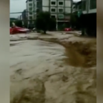 吓人一跳！李克强竟然这副表情… 可能承担了习近平胡折腾的经济责任