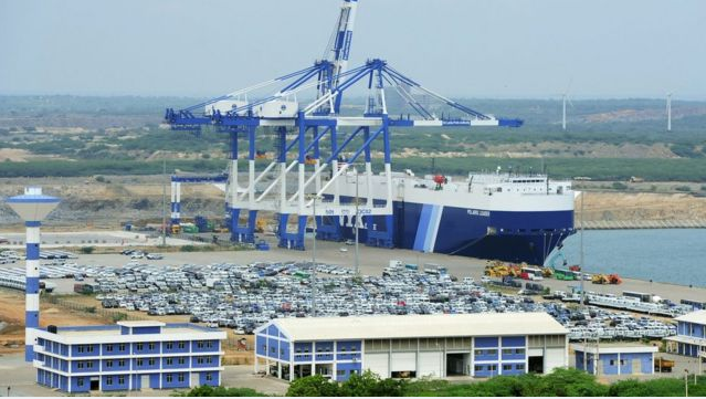 斯里兰卡南部深水港汉班托塔