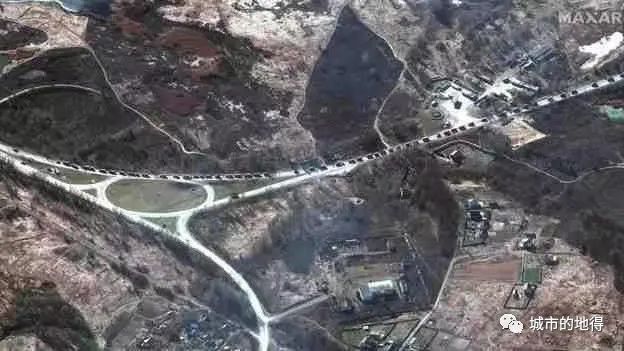 俄罗斯六公里长的车队