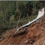 东航诡异坠机惊动中南海， 有7名大公司领导在飞机上；刘鹤急急赶赴现场！