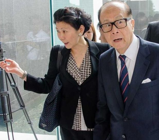 国人开始追捧李嘉诚痛扁中医，都要追责习近平的雄安新区