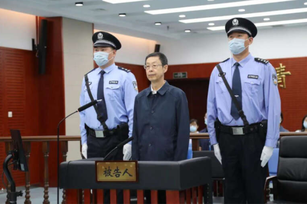 薄一波生前的秘书董宏被判刑