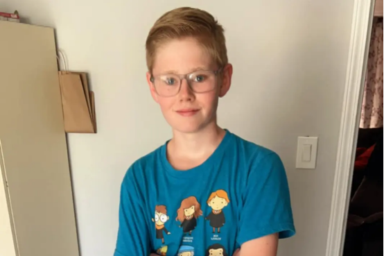 今天 这个美国13岁小男孩 被全网给赞爆了