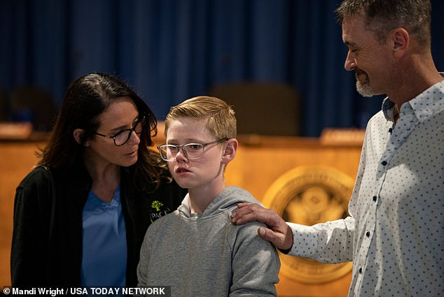 今天 这个美国13岁小男孩 被全网给赞爆了