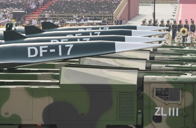 东风-17是首款正式亮相的高超音速导弹，去年美国时任众议院议长佩洛西访台事件，曾在对台威慑导弹演习中出现。