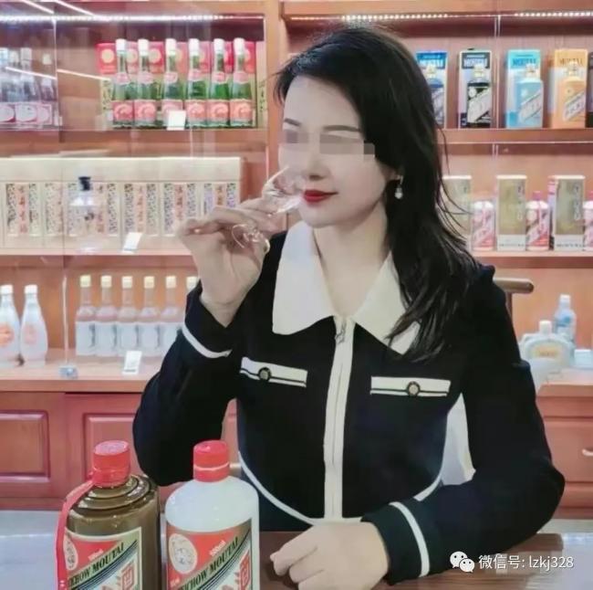 和别人妻子电梯里&ldquo;可不描述&rdquo;&hellip;杨副书记的大瓜