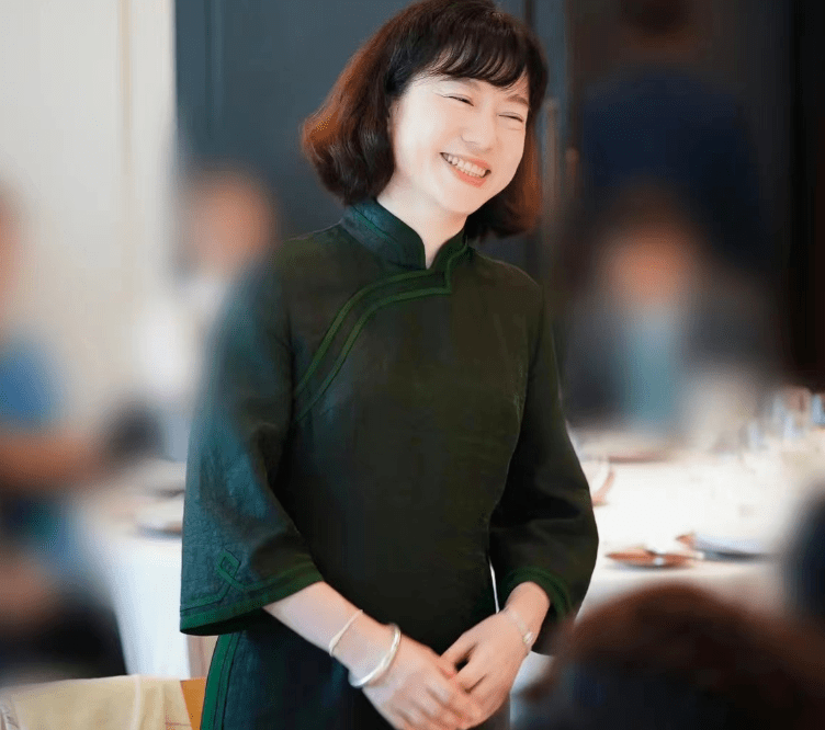 杨振宁小太太翁帆爱去日本被国内网友举报为日本间谍 