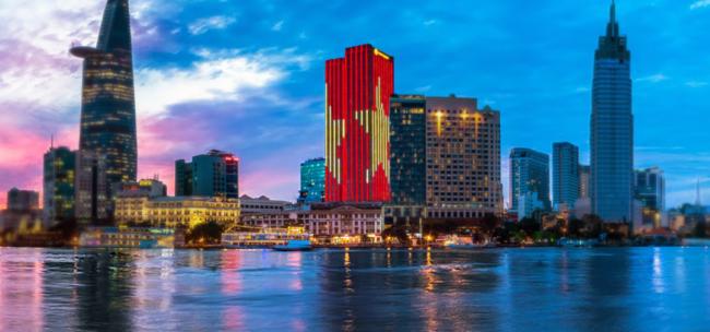 挪用900亿房地产资金！越南华人女首富张美兰被捕，惊动李嘉诚