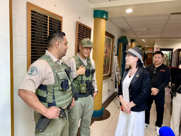 六四屠杀三十五周年，盛雪出席座谈会遭死亡威胁，警方出警保护