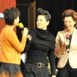 拖美国驻华大使骆家辉辞职的杨澜离婚了，此女凭性事事业家庭双丰收