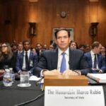 大多数美国人支持撤销中国学生签证，