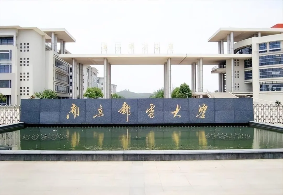 为升迁给书记生下私生女 她惊动了中纪委