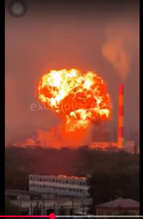 俄炼油厂爆炸窜蘑菇云 连卫星都看得到