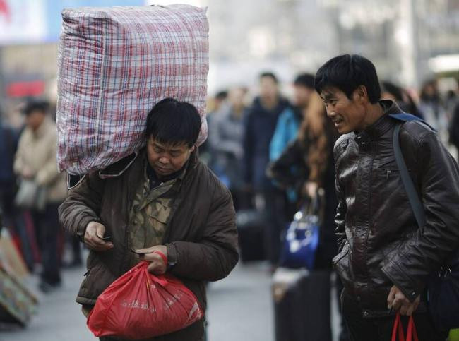 共产党官员没人愿意真正解决中国经济问题；中国经济崩溃企业大裁员乞丐满城！