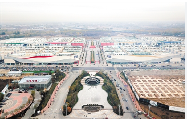 国瑞生态城位于距离北京50公里的廊坊永清，紧邻京台高速永清出口。周边的配套，还在规划建设中。北京燕郊房地产