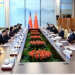 习近平扳回一城，战狼赵立坚现身王毅接见朝鲜外长现场