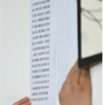 习近平“巨字小本本”被拍到！川普“像在看一份考卷，而考生正埋头苦念”