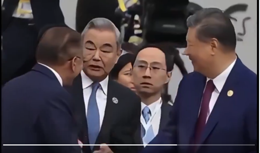 APEC再出糗 网友赠一尊习近平新绰号"废物"