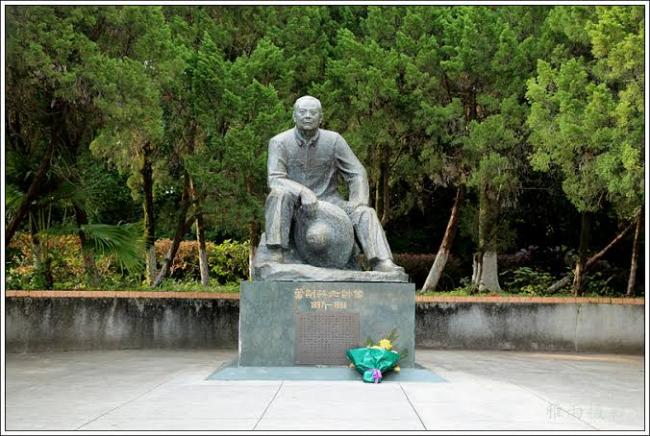 习近平向父亲的恩人叶剑英铜像鞠躬，习近平与叶剑英家族亲密关系内幕