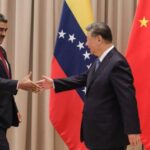 剑指习近平和人民币，川普抓马杜罗仅仅是第一步；石油以人民报结算国家元首将有一难！